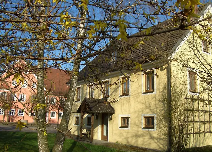 Pilgerhaus Bergen * Neuburg an Der Donau